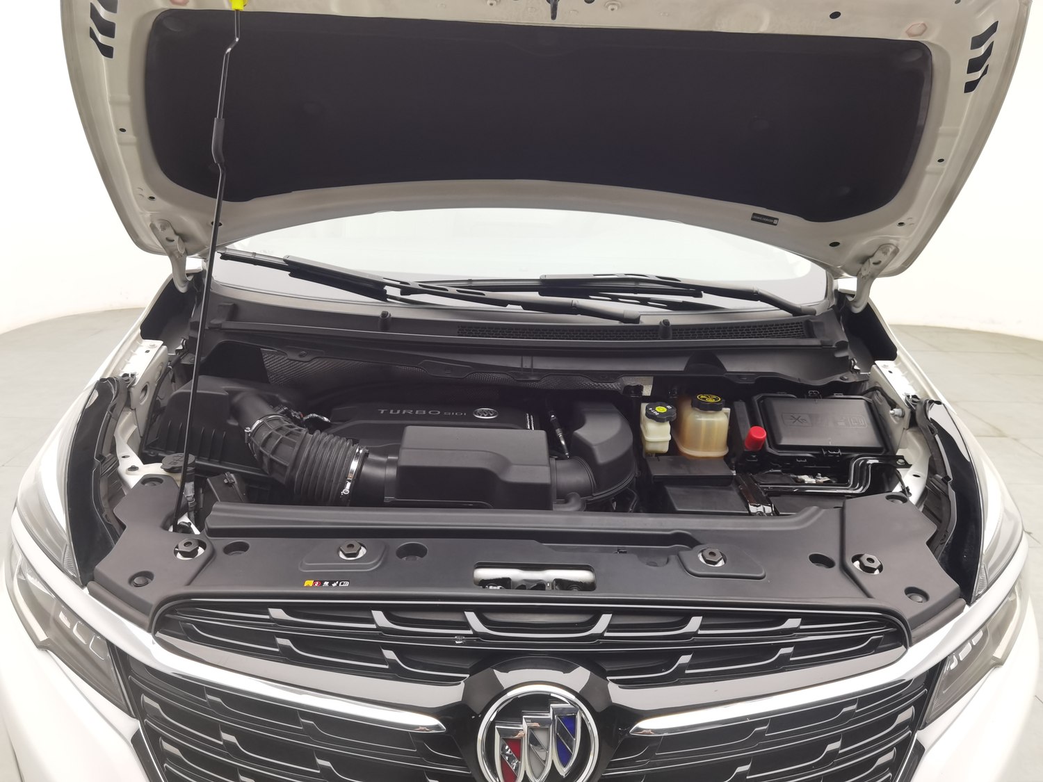 Used Buick GL8 2022 2.0 AT