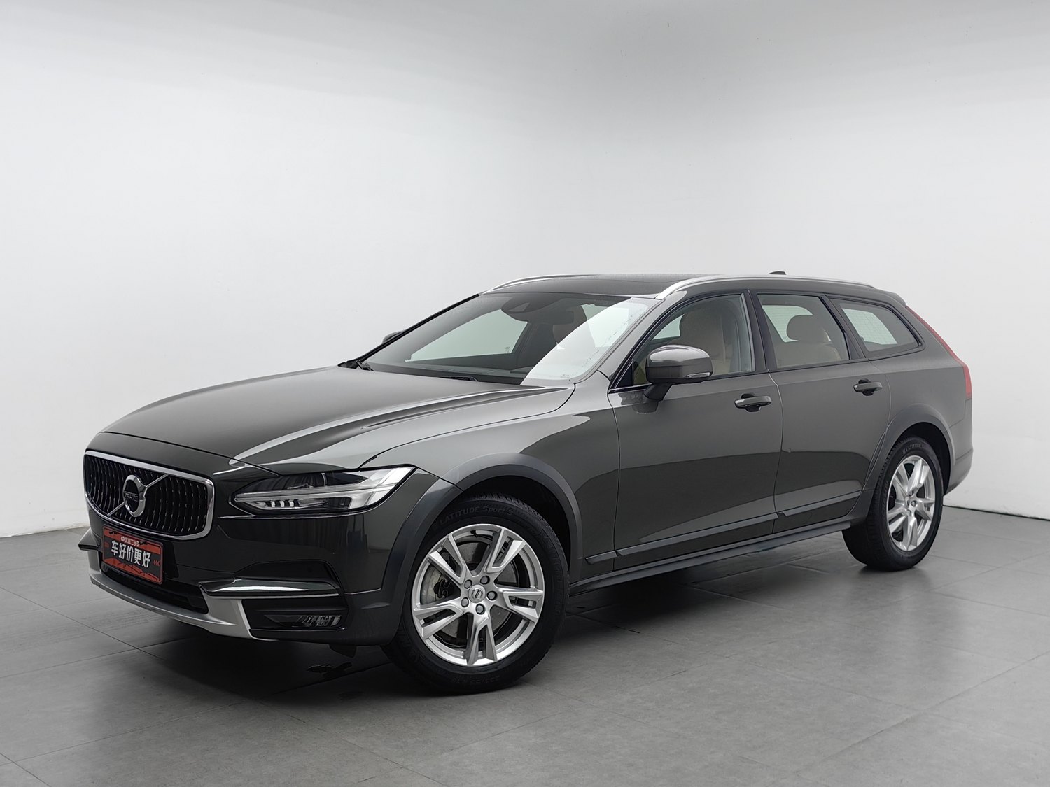 Used Volvo V90 2019 2.0 AT