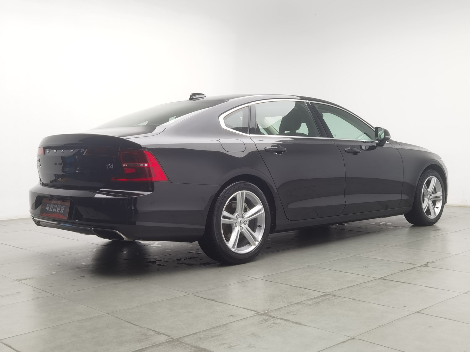 Used Volvo S90 2018 2.0 AT