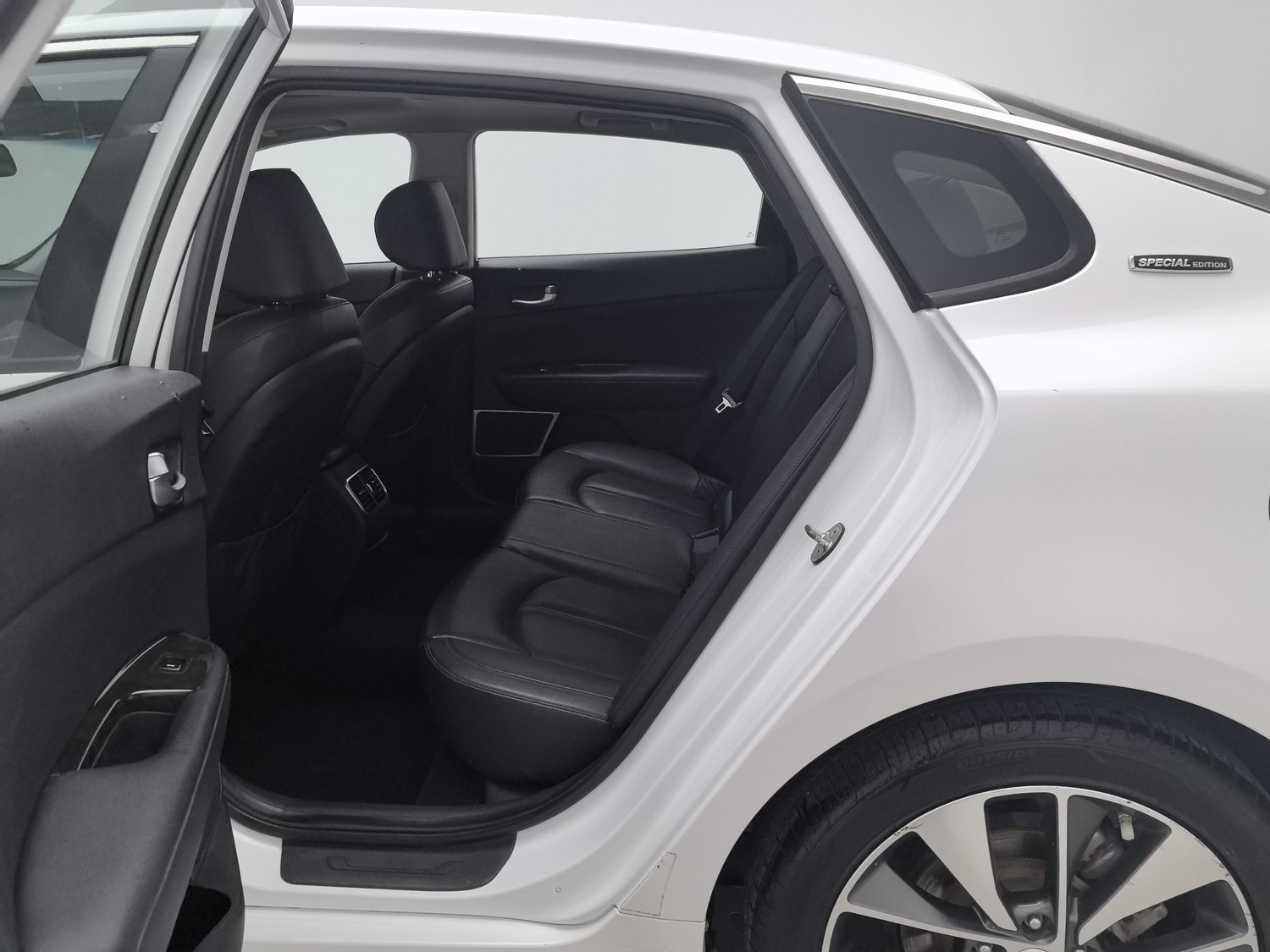 Used Kia K5 2017 2.0 AT