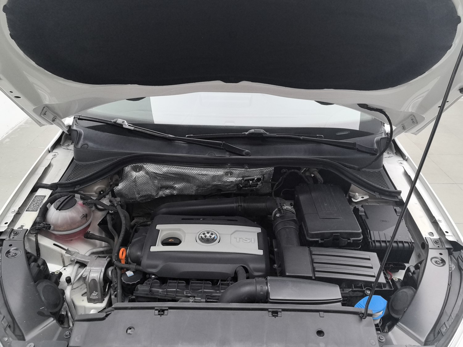 Used Volkswagen Tiguan 2012 2.0 AT