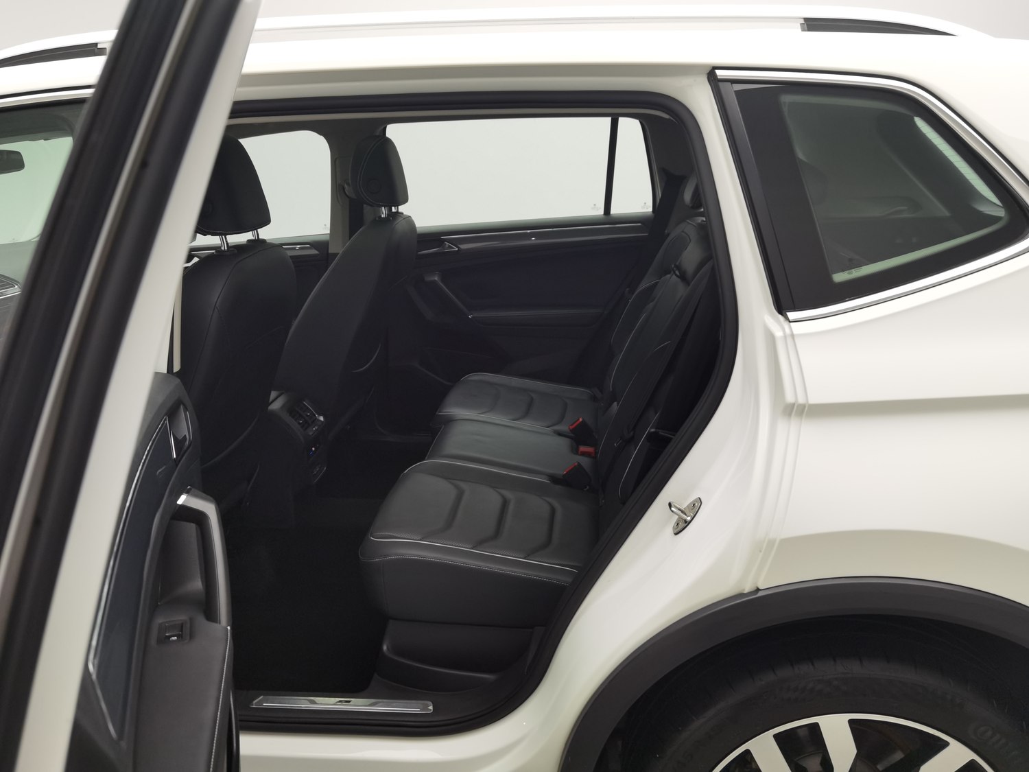 Used Volkswagen Tiguan L 2019 2.0 AT