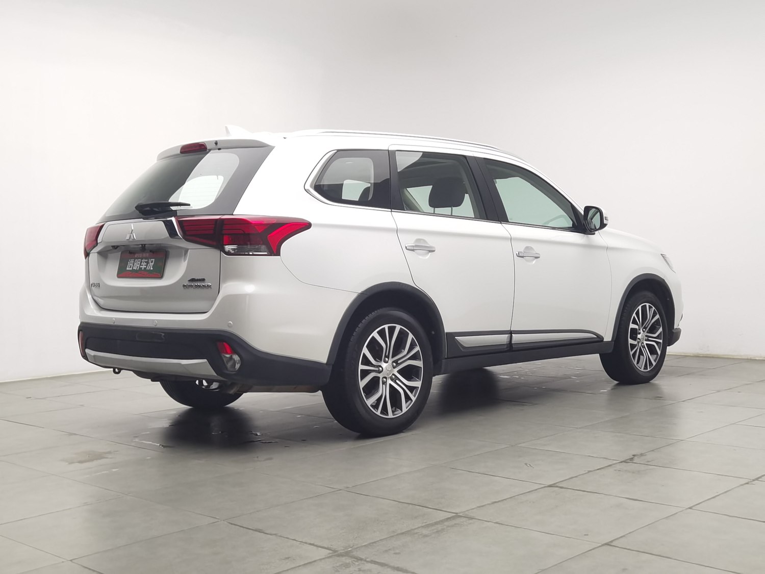 Used Mitsubishi Outlander 2018 2.4 AT