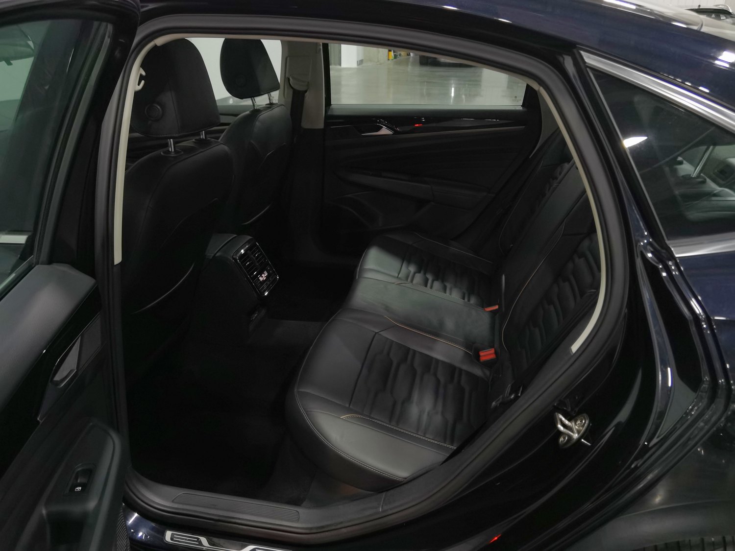 Used Volkswagen Passat 2019 2.0 AT