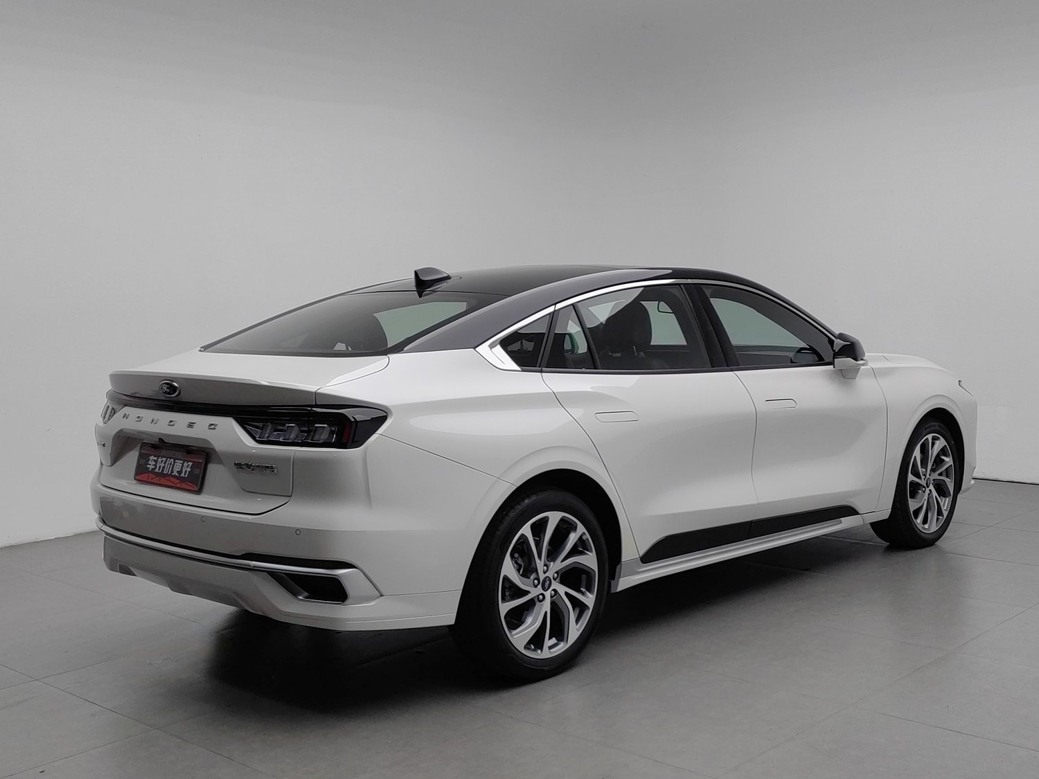 Used Ford Mondeo 2022 2.0 AT