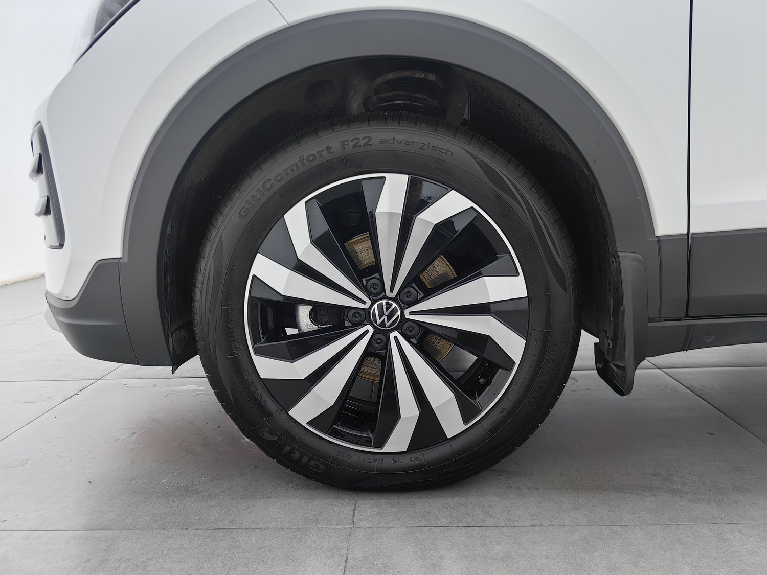 Used Volkswagen Tharu L 2025 1.5 AT