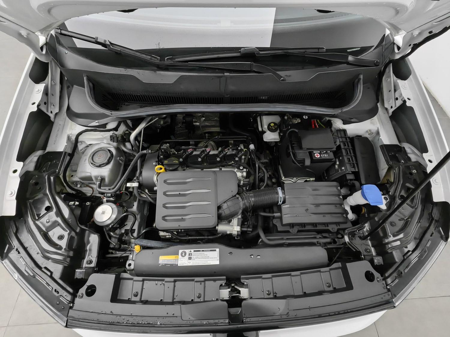Used Volkswagen Tharu L 2025 1.5 AT