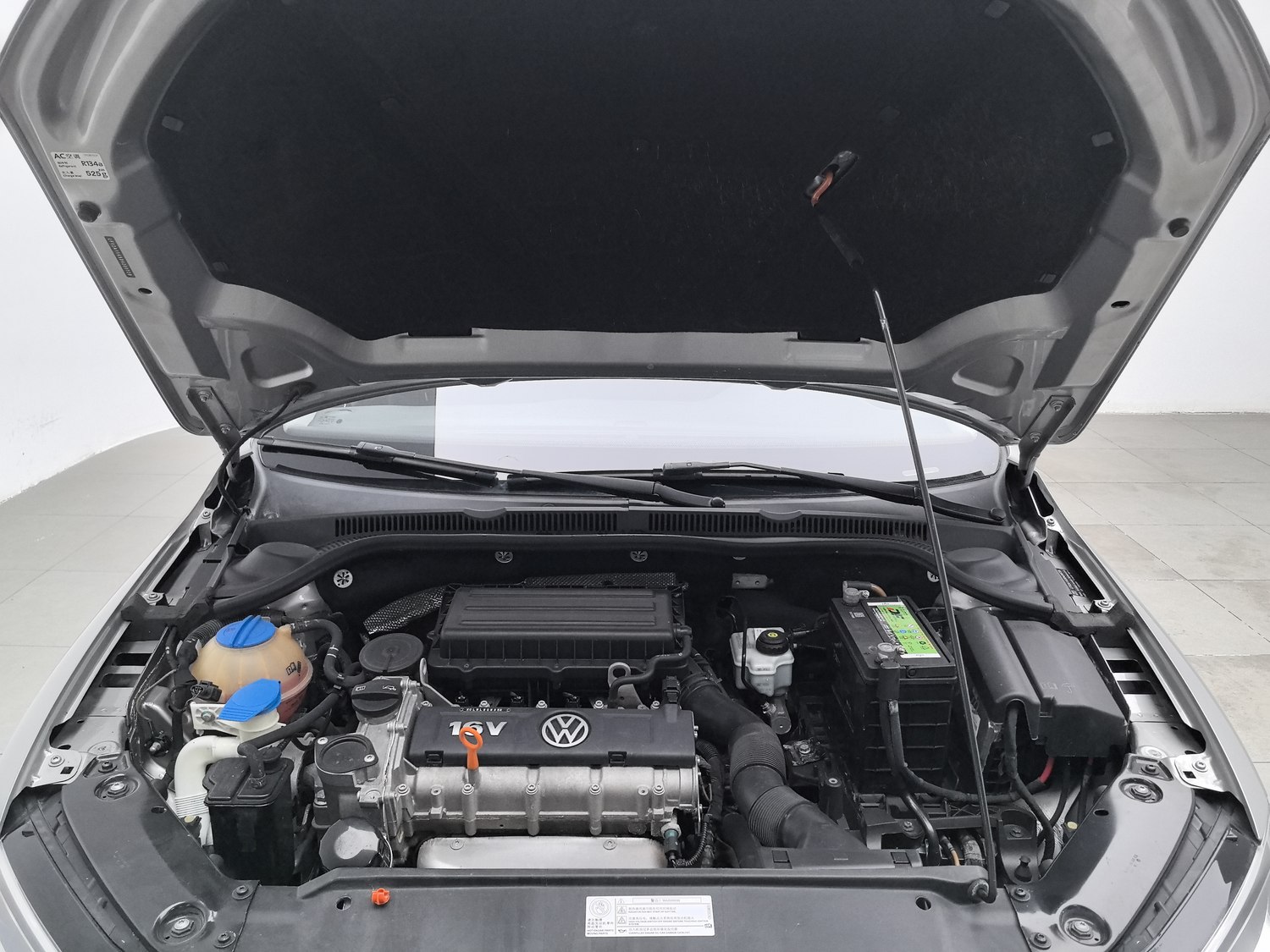 Used Volkswagen Sagitar 2014 1.6 MT