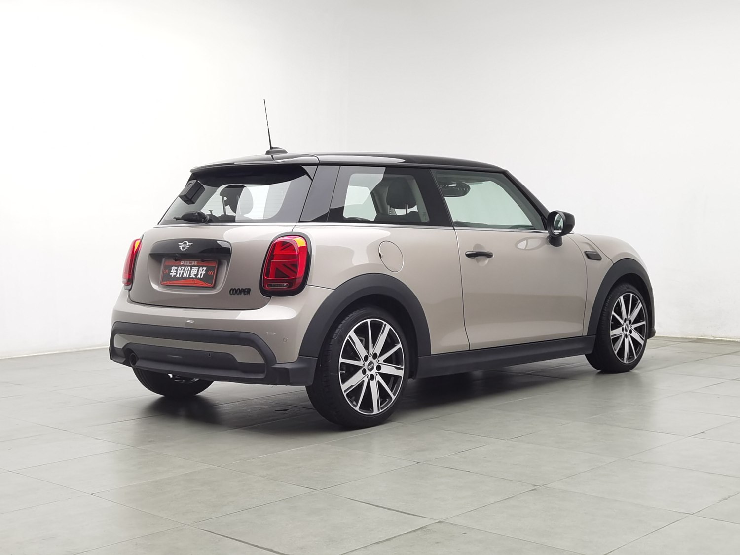 Used MINI MINI 2023 1.5 AT