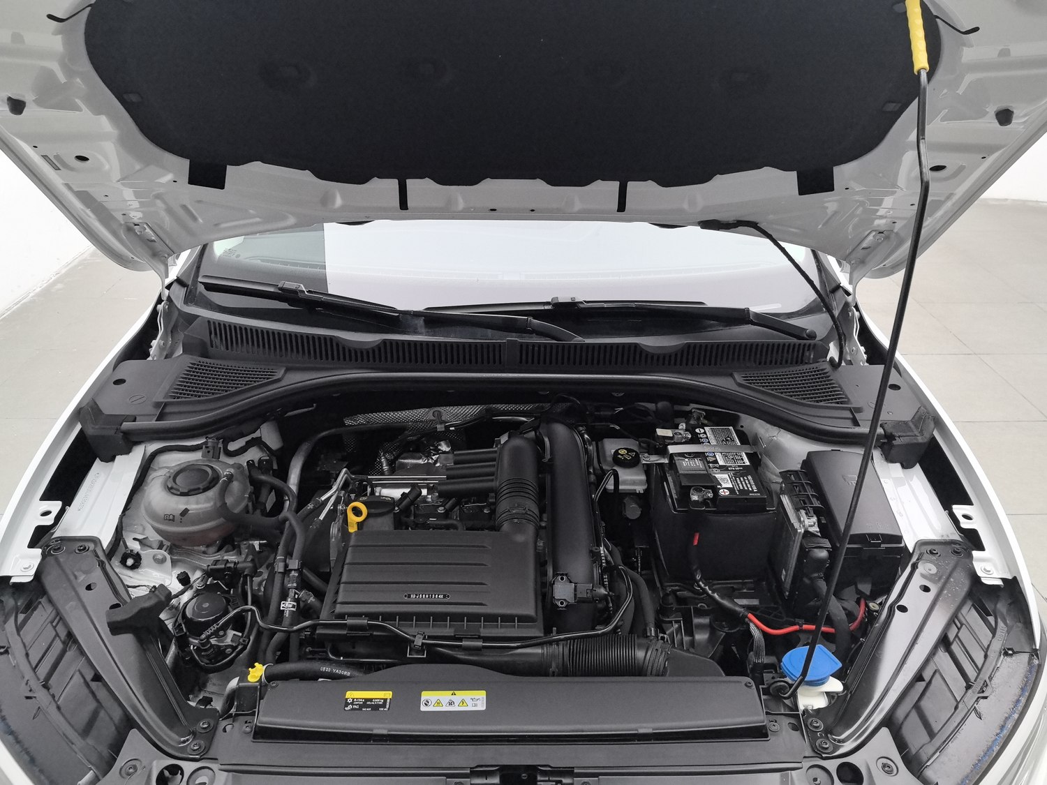 Used Volkswagen Sagitar 2021 1.4 AT