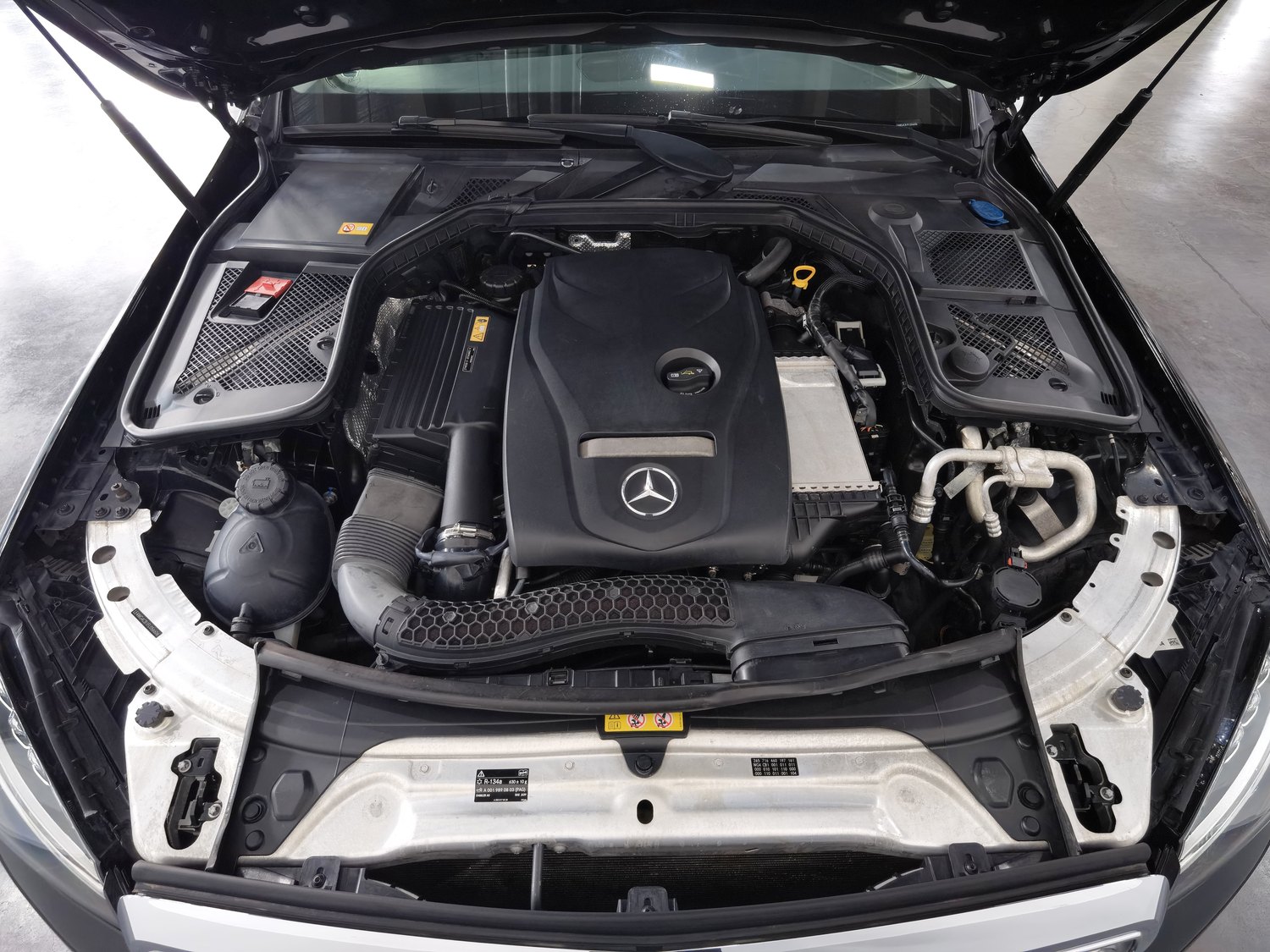 Used Mercedes-Benz C-Class 2015 2.0 AT
