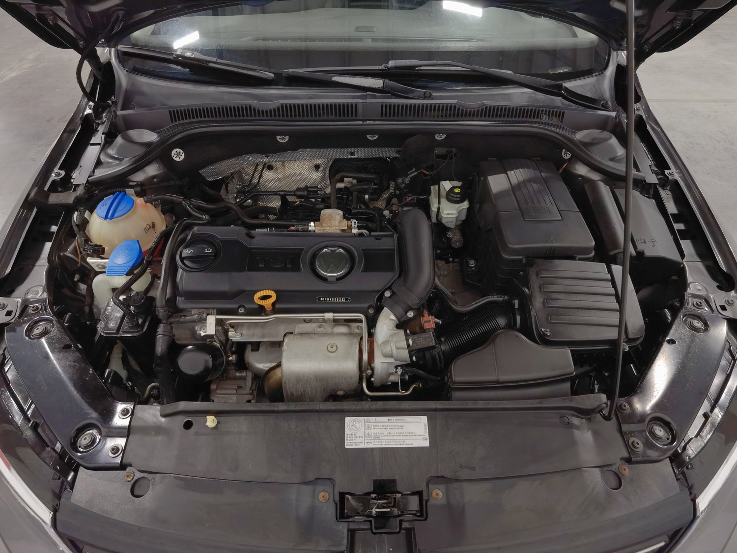 Used Volkswagen Sagitar 2014 1.4 AT