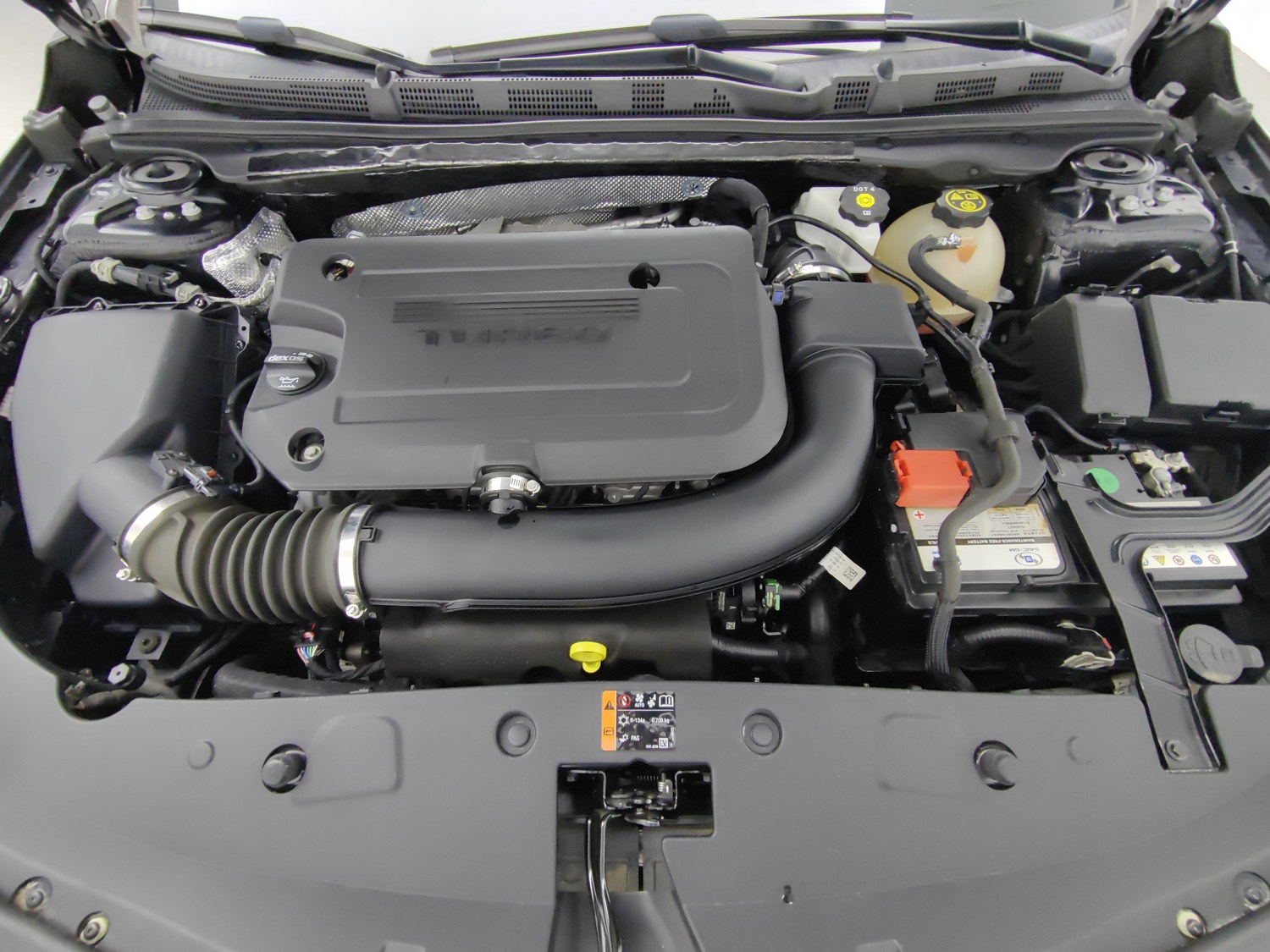 Used Buick LaCrosse 2023 2.0 AT