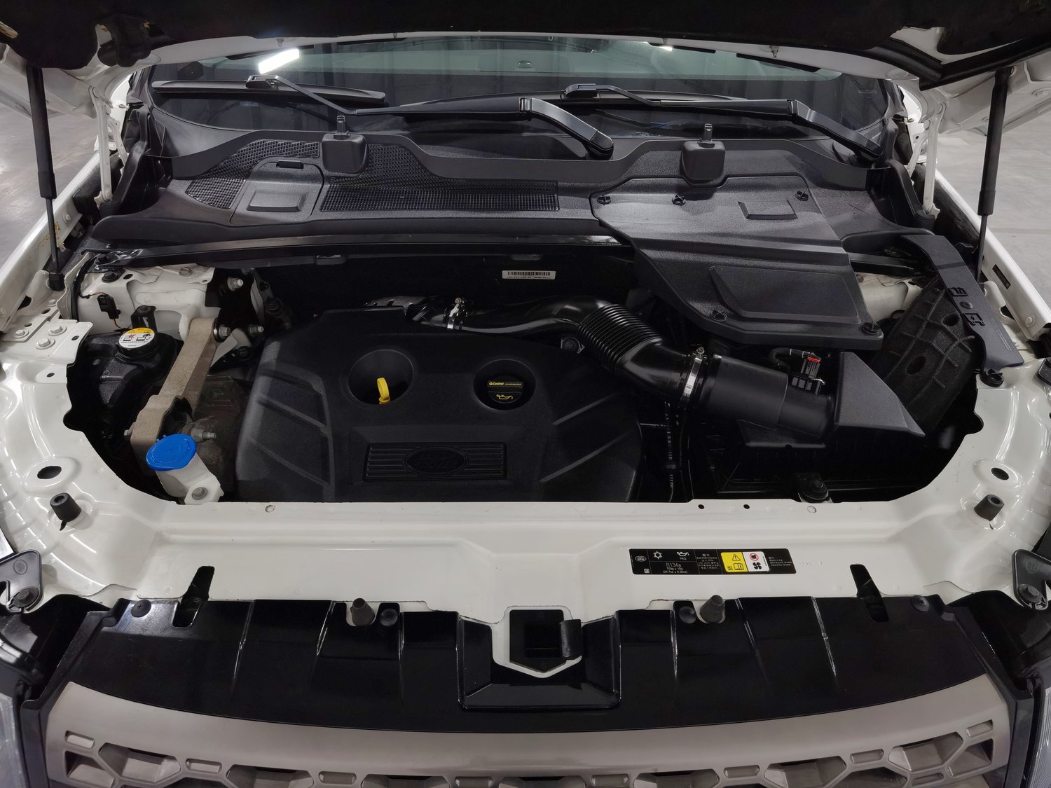 Used Land Rover Discovery Sport (Imported) 2015 2.0 AT