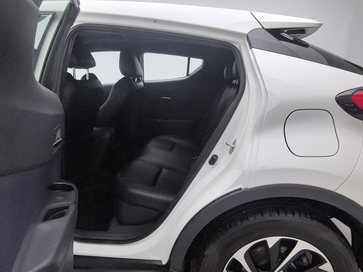 Used Toyota C-HR 2020 2.0 AT