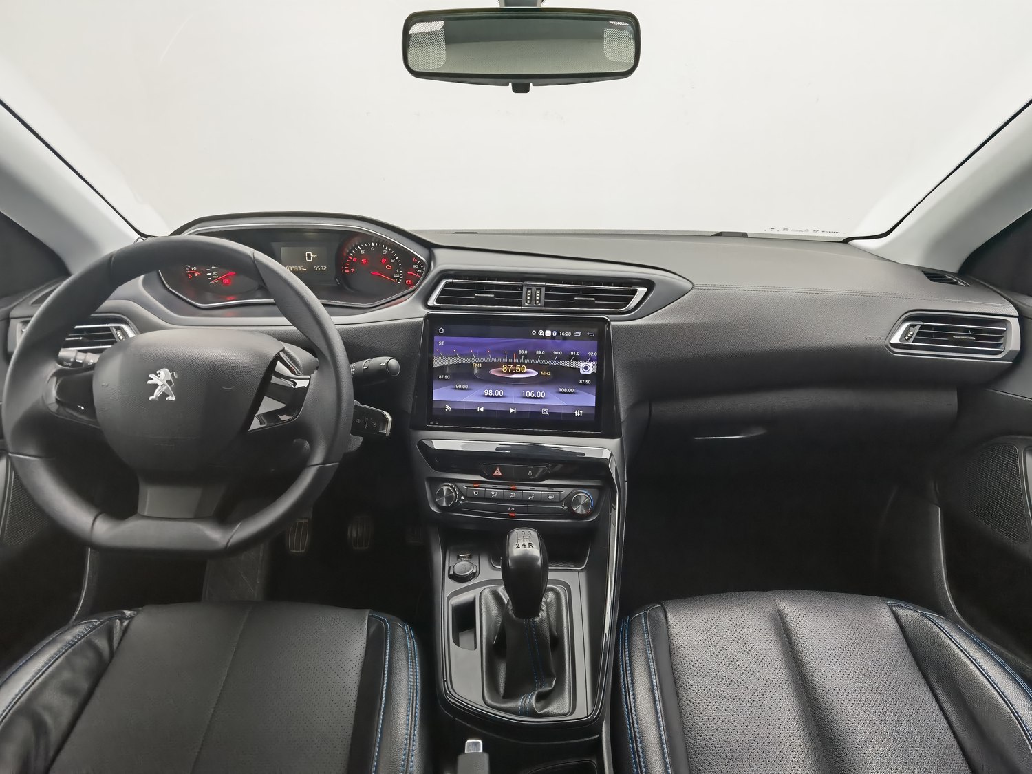 Used Peugeot 308 2018 1.6 MT