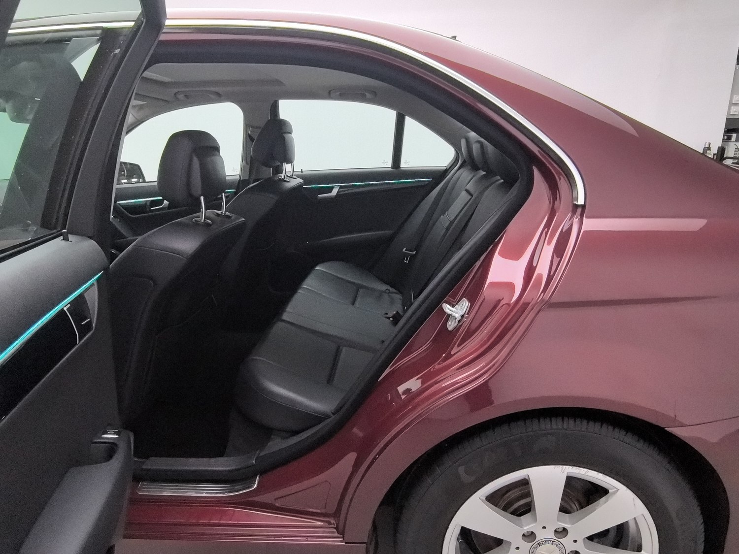 Used Mercedes-Benz C-Class 2011 1.6 AT