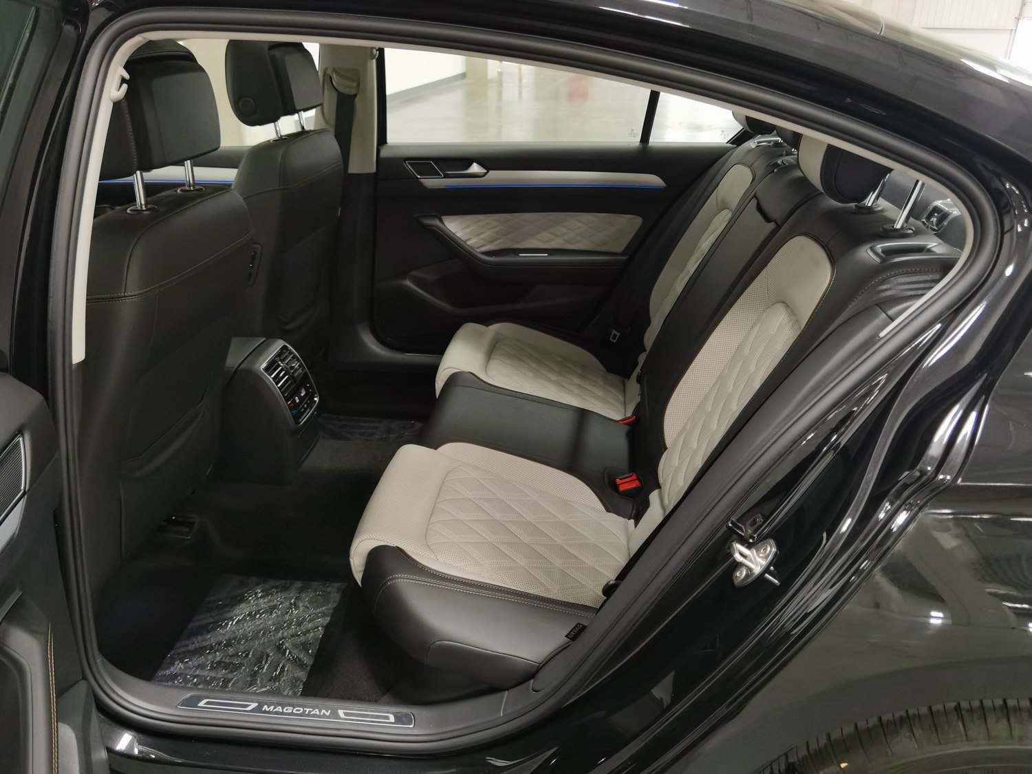 Used Volkswagen Magotan 2023 2.0 AT