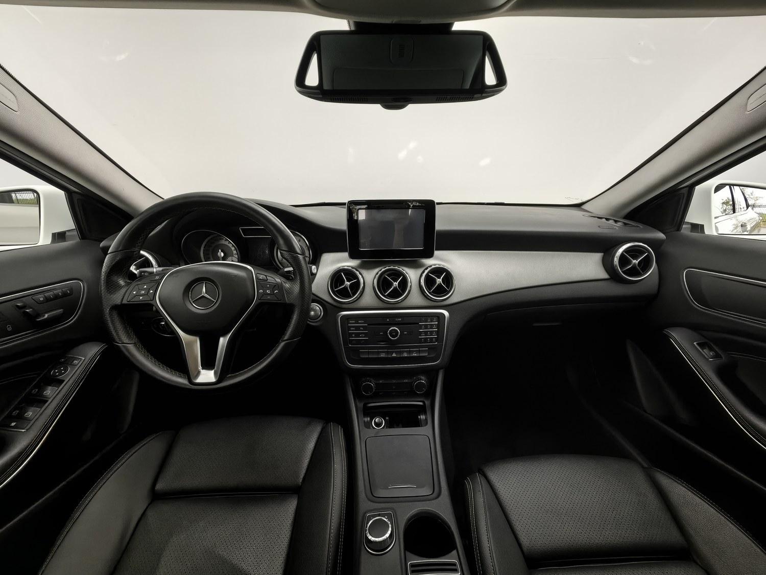 Used Mercedes-Benz GLA 2016 1.6 AT