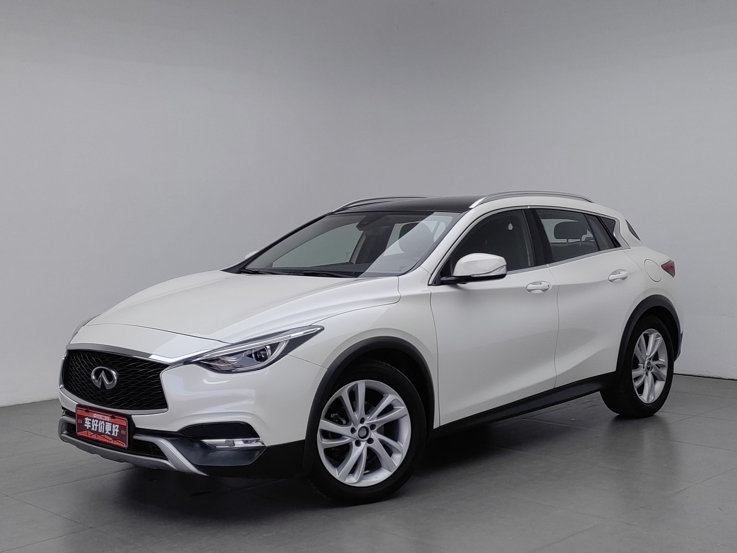 Used Infiniti QX30 2017 1.6 AT