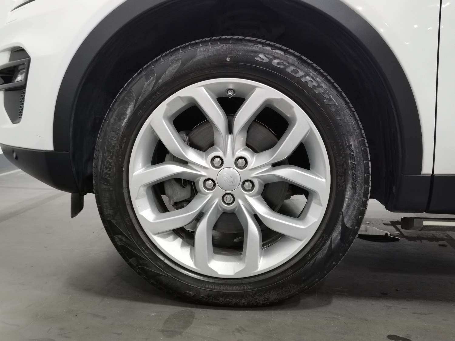 Used Land Rover Discovery Sport (Imported) 2015 2.0 AT