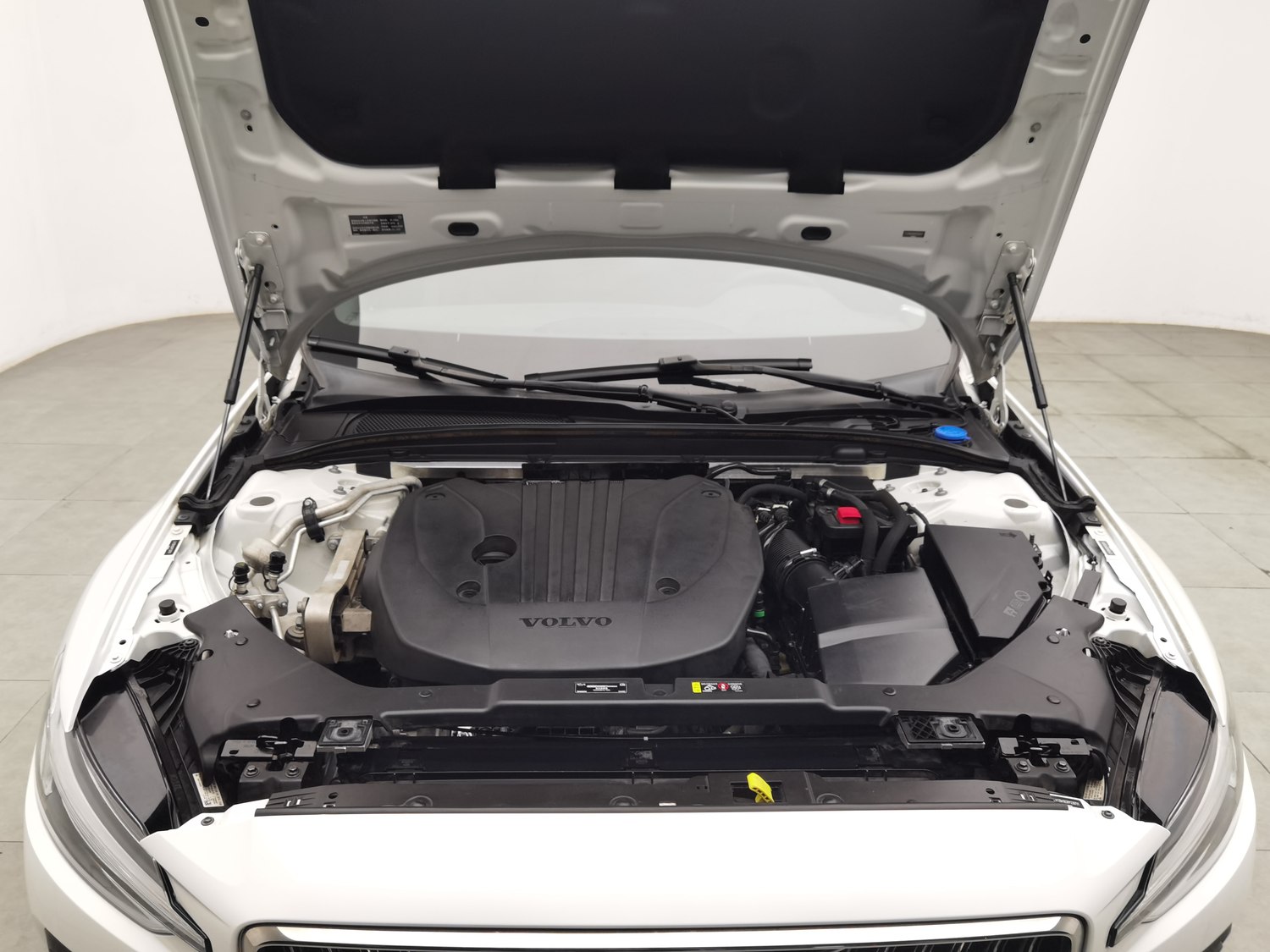 Used Volvo S60 2023 2.0 AT