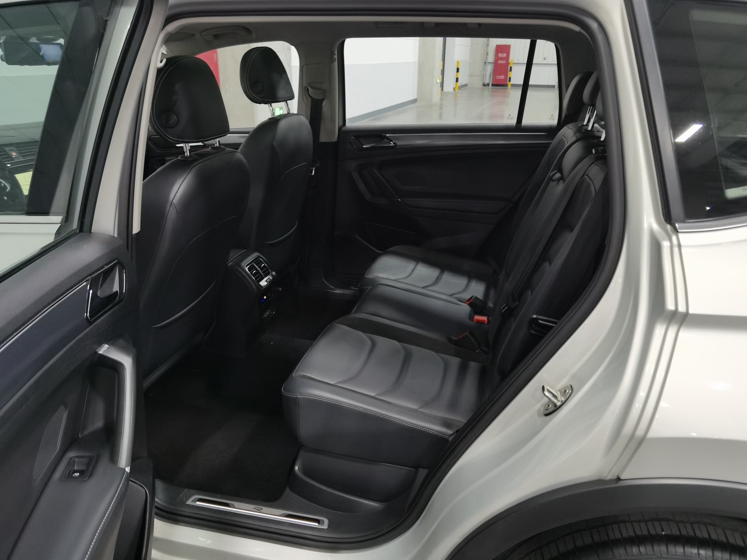 Used Volkswagen Tiguan L 2021 2.0 AT