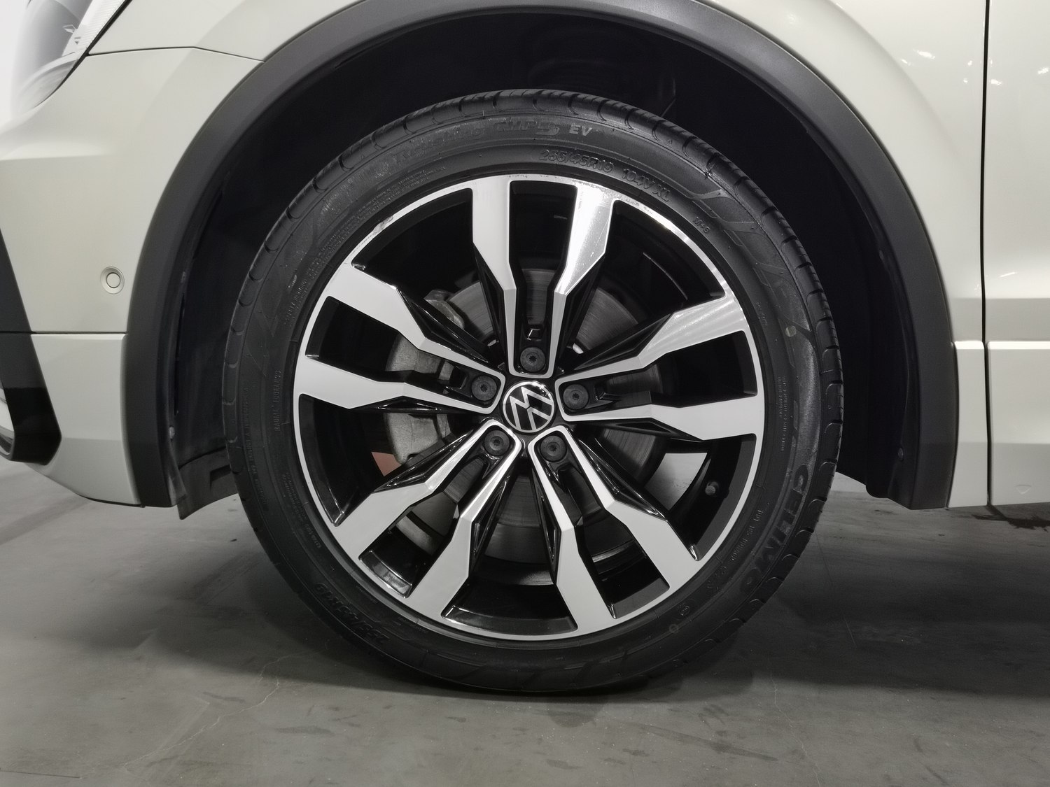 Used Volkswagen Tiguan L 2021 2.0 AT