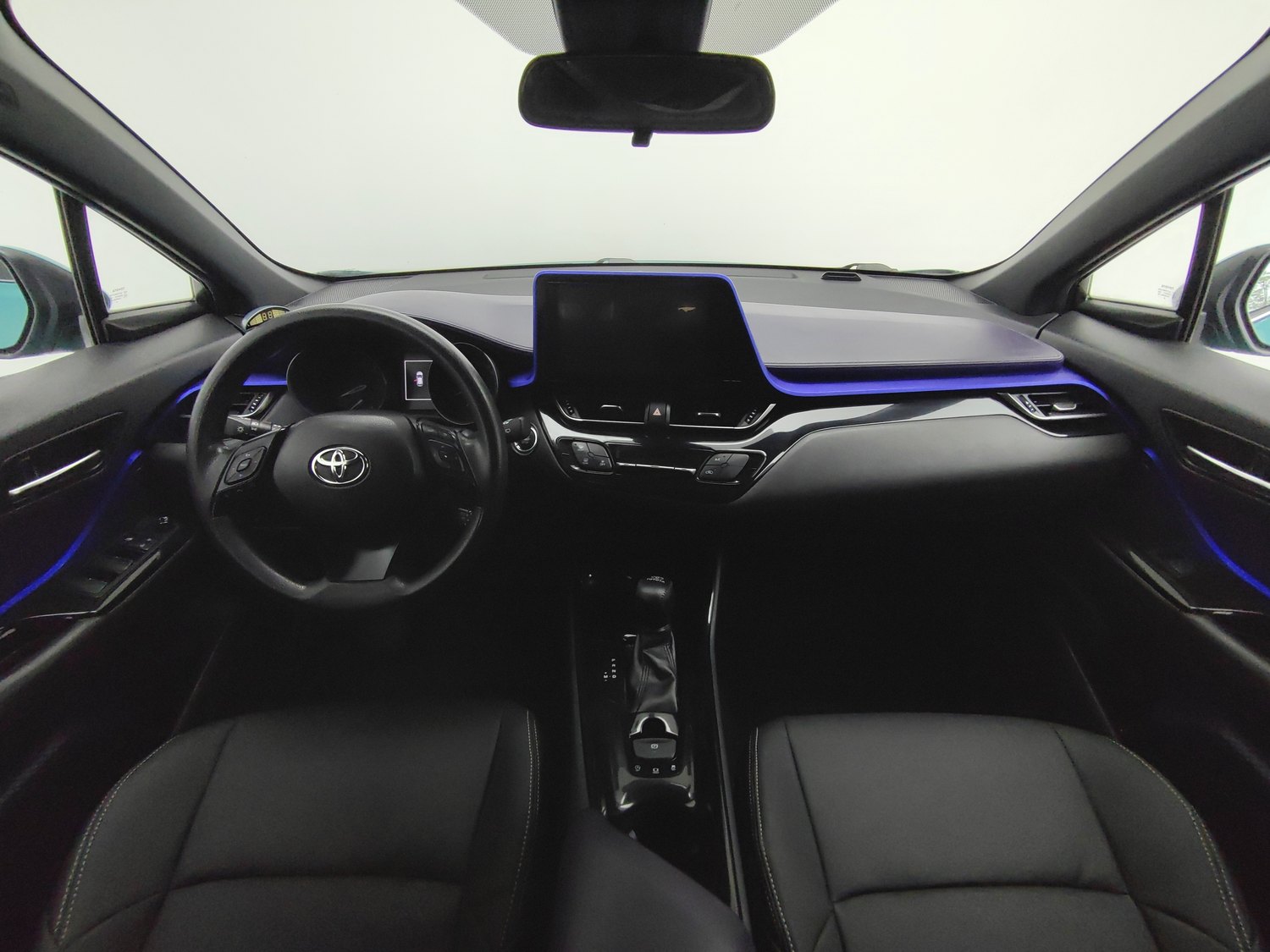 Used Toyota C-HR 2018 2.0 AT