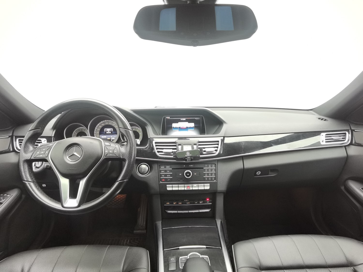 Used Mercedes-Benz E-Class 2015 2.0 AT