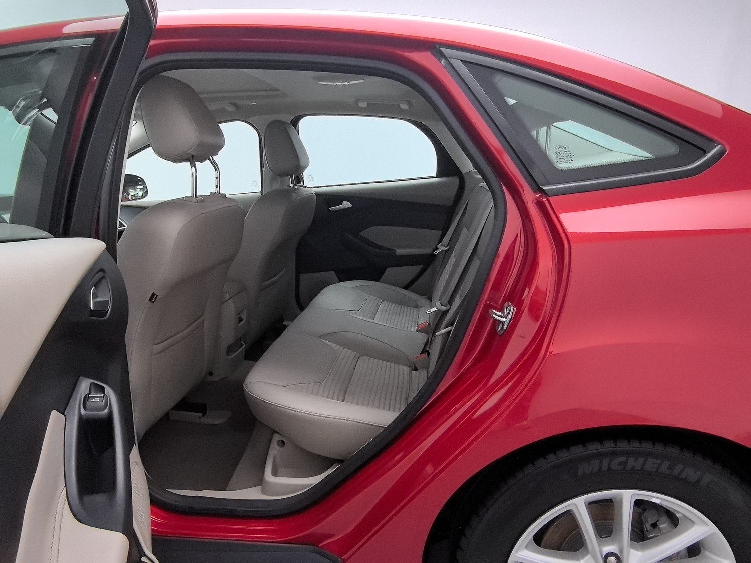 Used Ford Focus 2015 1.0 AT