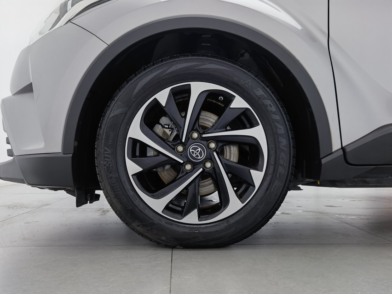 Used Toyota C-HR 2018 2.0 AT