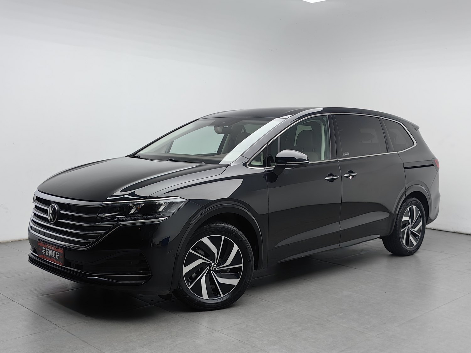 Used Volkswagen Viloran 2024 2.0 AT