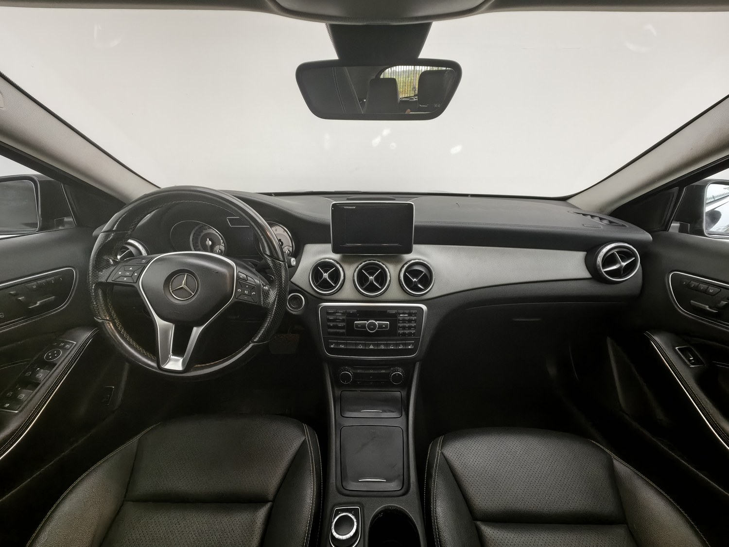 Used Mercedes-Benz GLA 2015 2.0 AT
