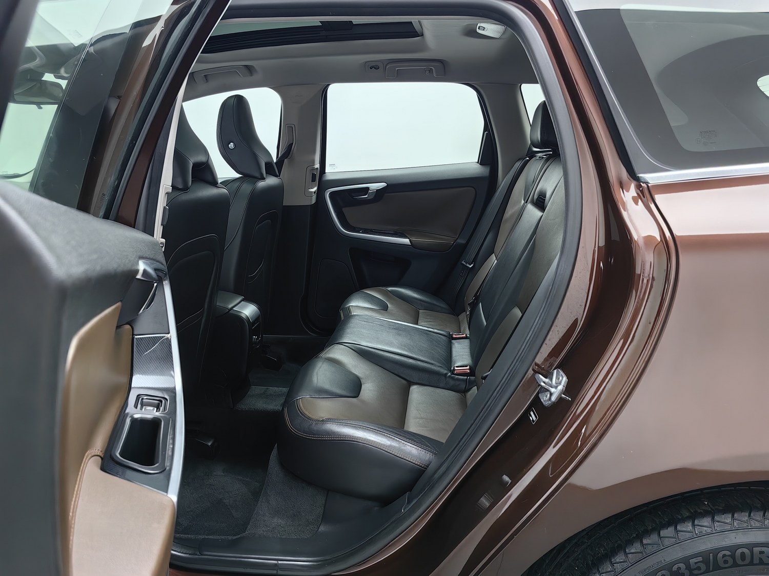 Used Volvo XC60 2016 2.0 AT