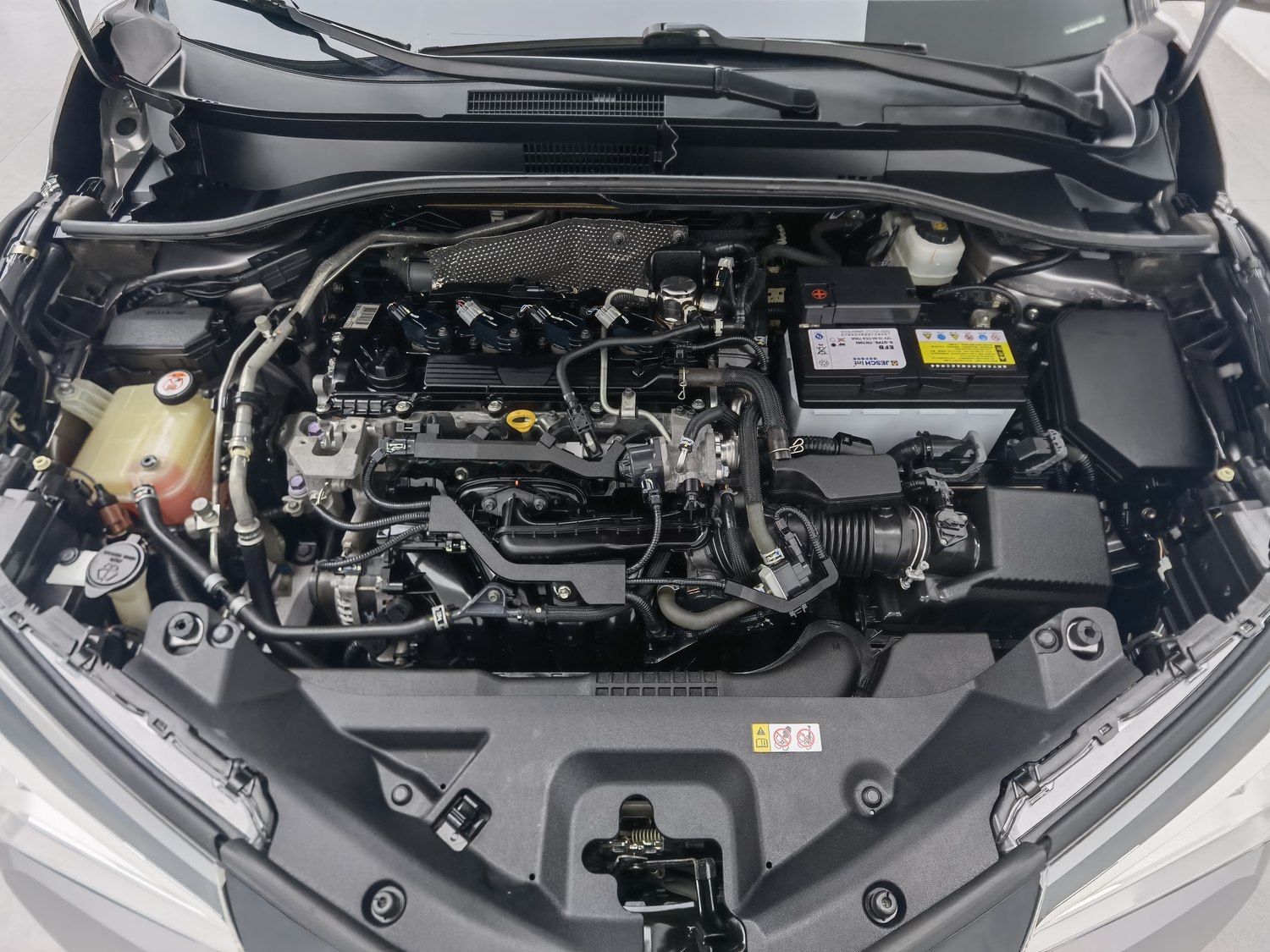 Used Toyota C-HR 2018 2.0 AT