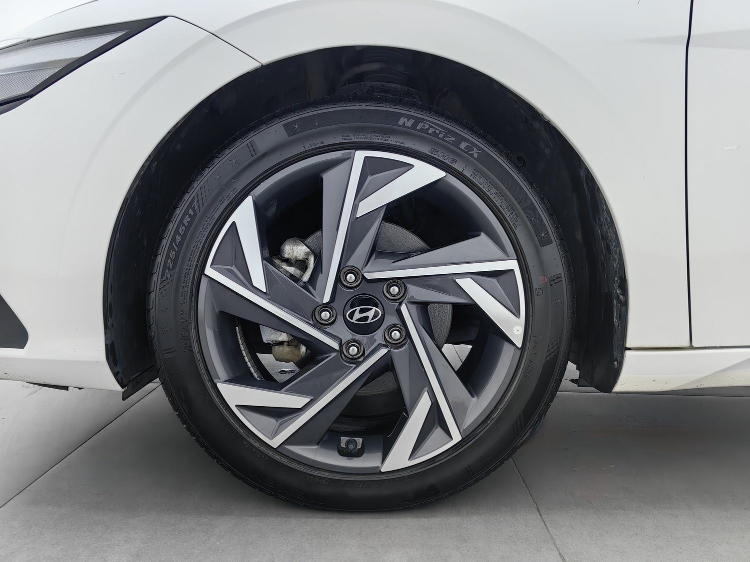Used Hyundai Elantra 2023 1.5 AT
