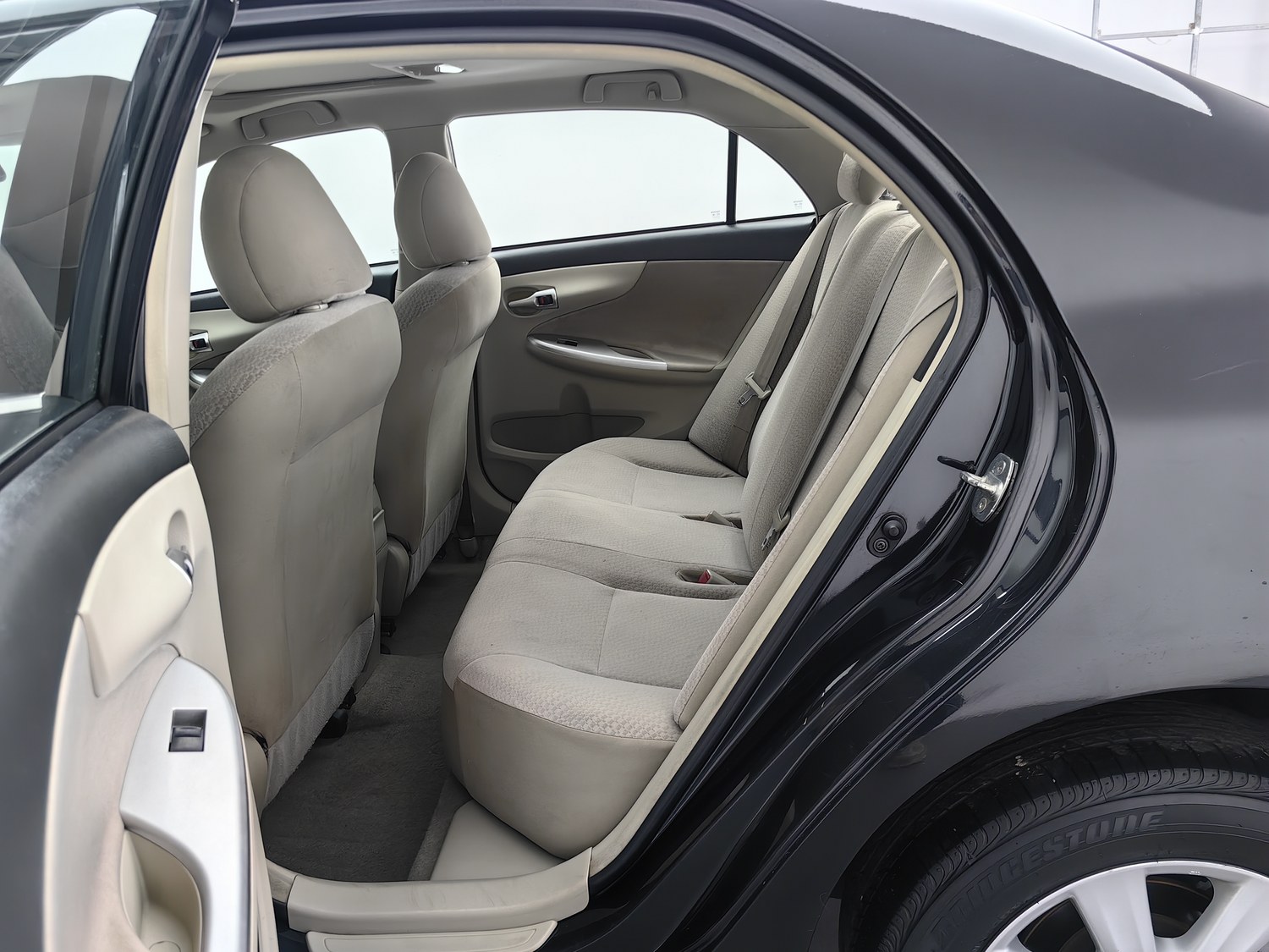 Used Toyota Corolla 2011 1.6 AT