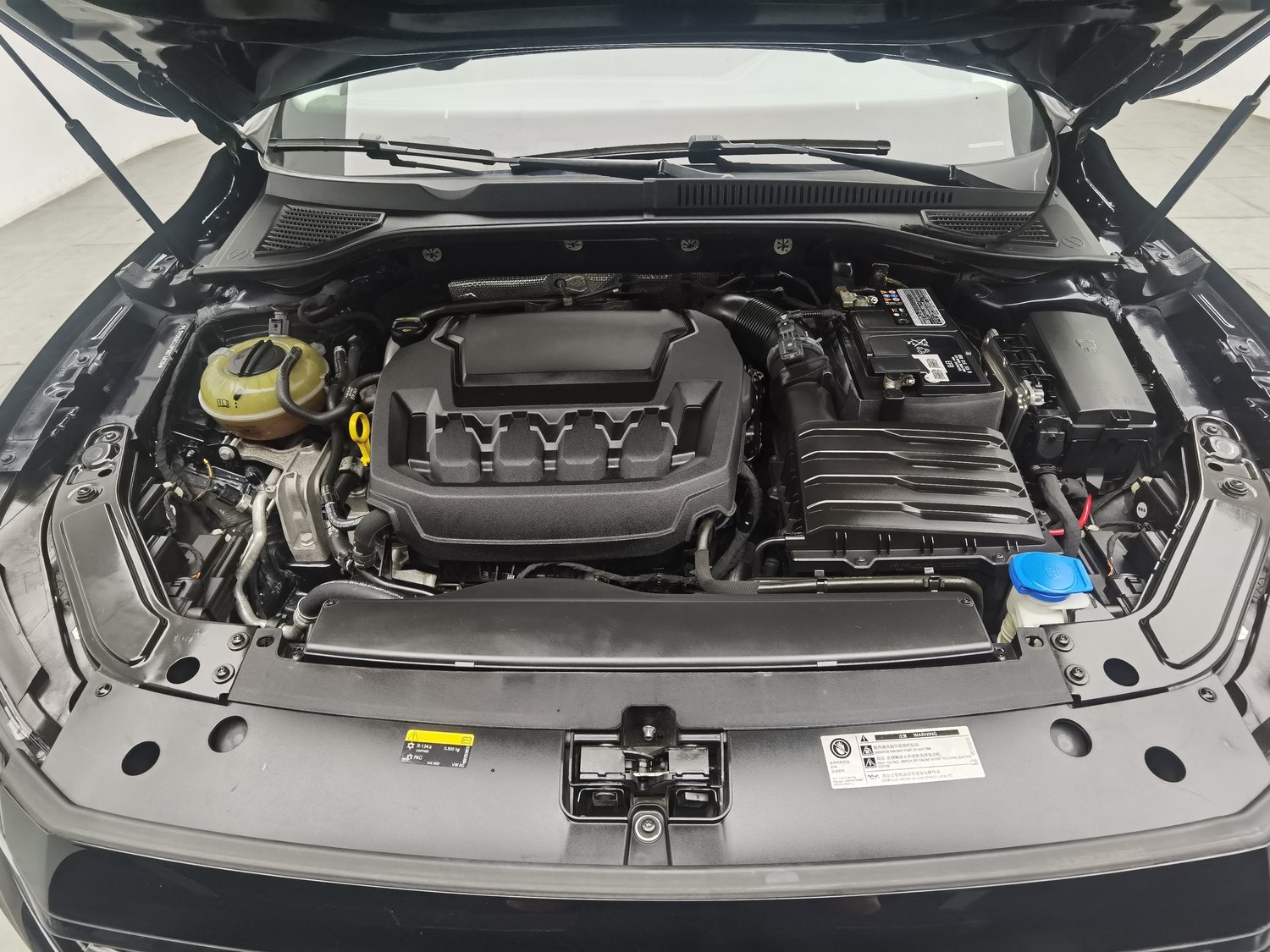 Used Volkswagen Passat 2023 2.0 AT
