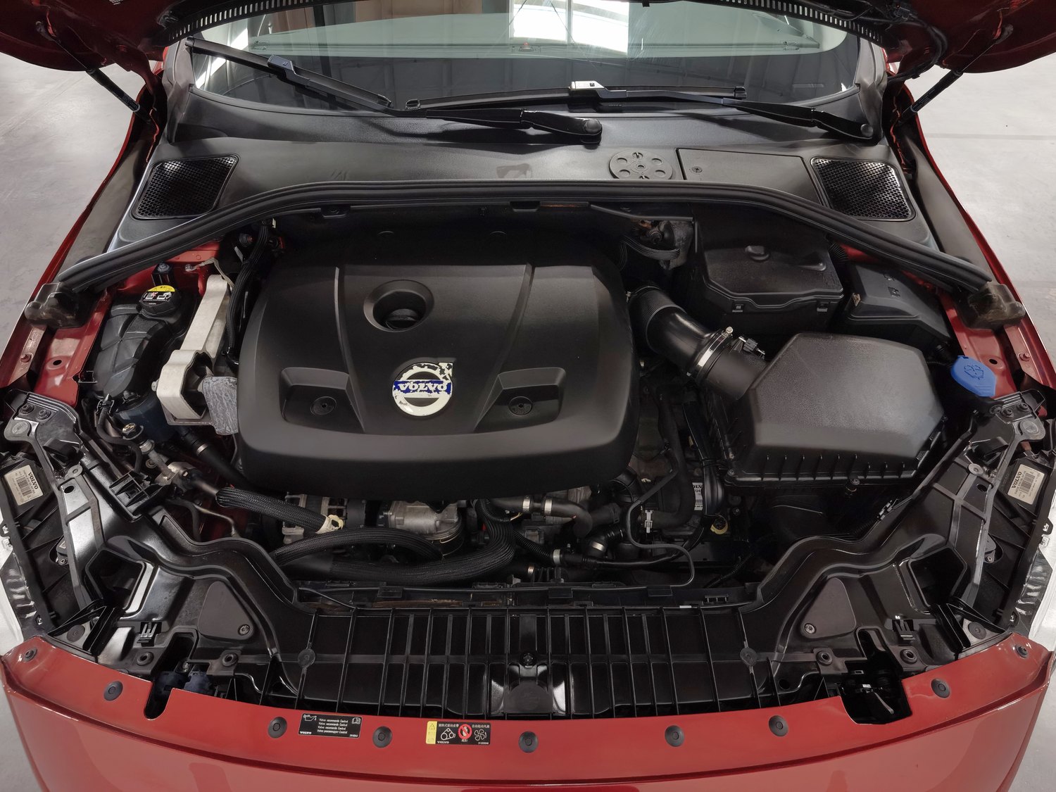 Used Volvo V60 2014 2.0 AT