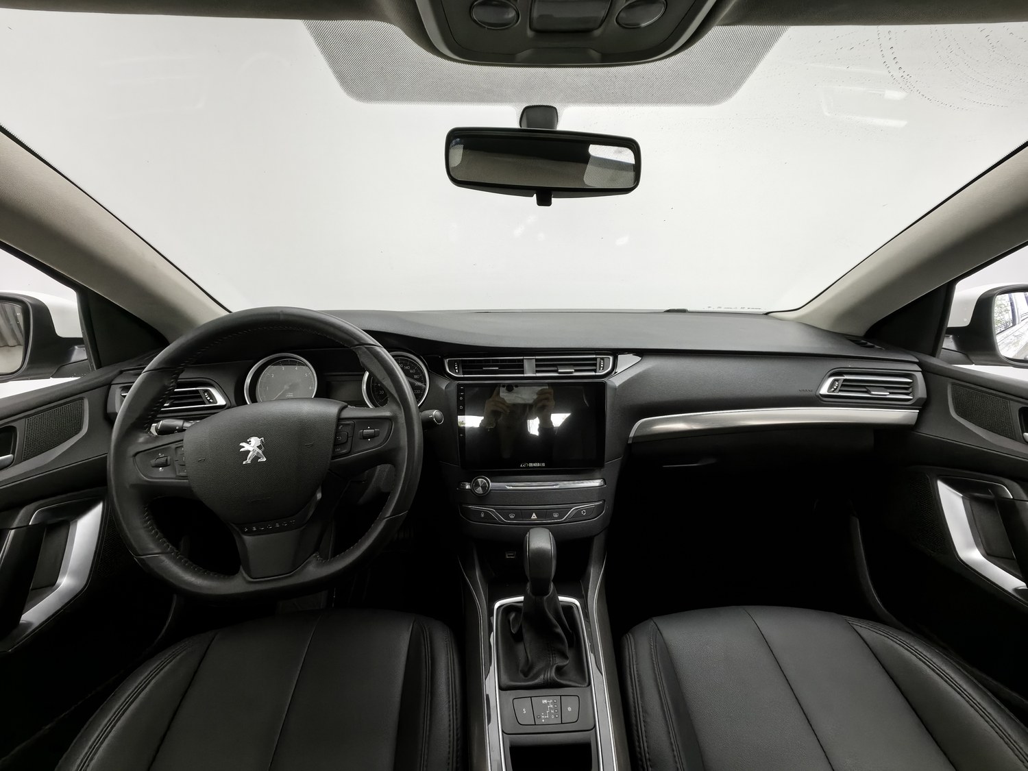 Used Peugeot 408 2015 1.2 AT