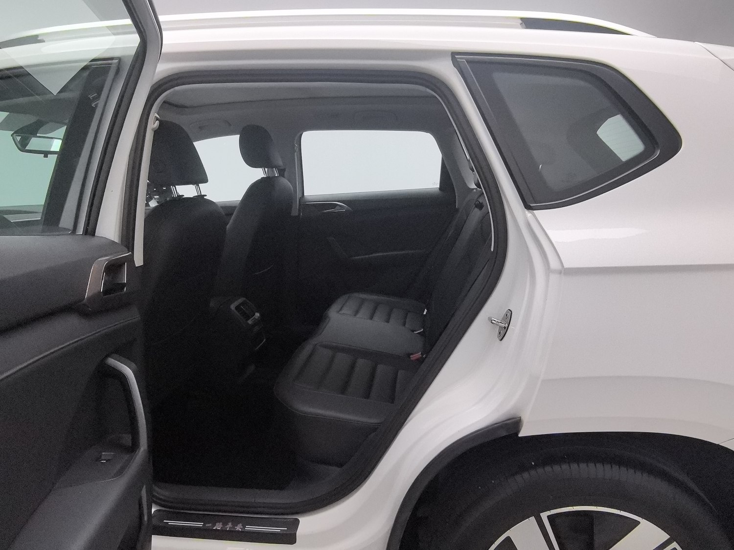Used Volkswagen Tharu L 2020 1.4 AT