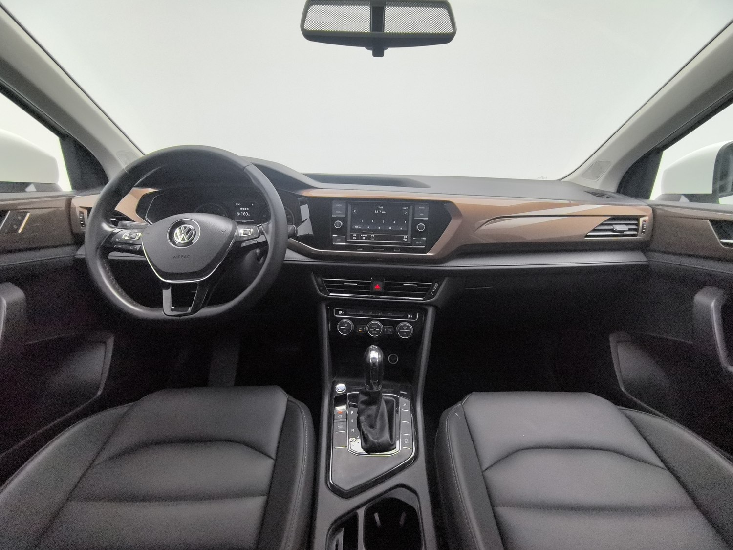 Used Volkswagen Tharu L 2020 1.4 AT