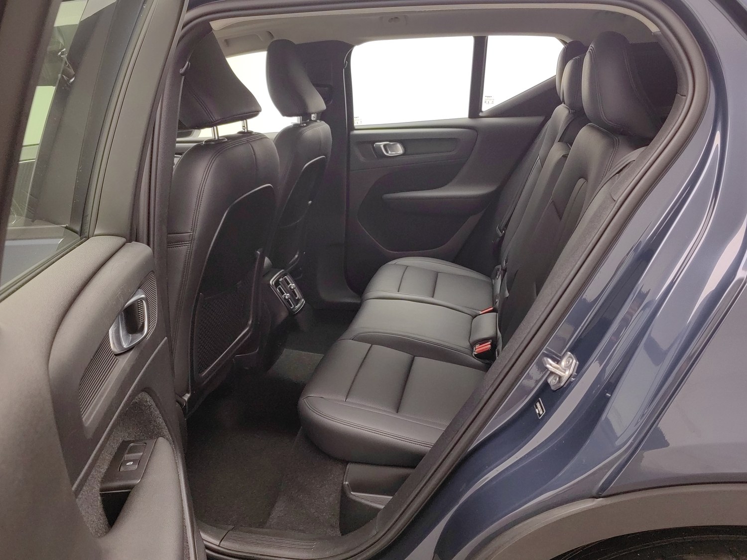 Used Volvo XC40 2022 2.0 AT