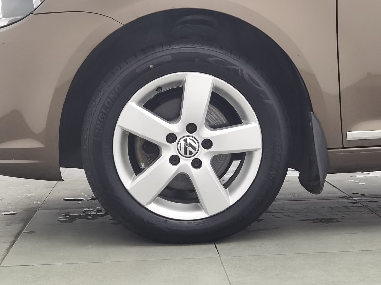 Used Volkswagen Touran 2013 1.4 MT