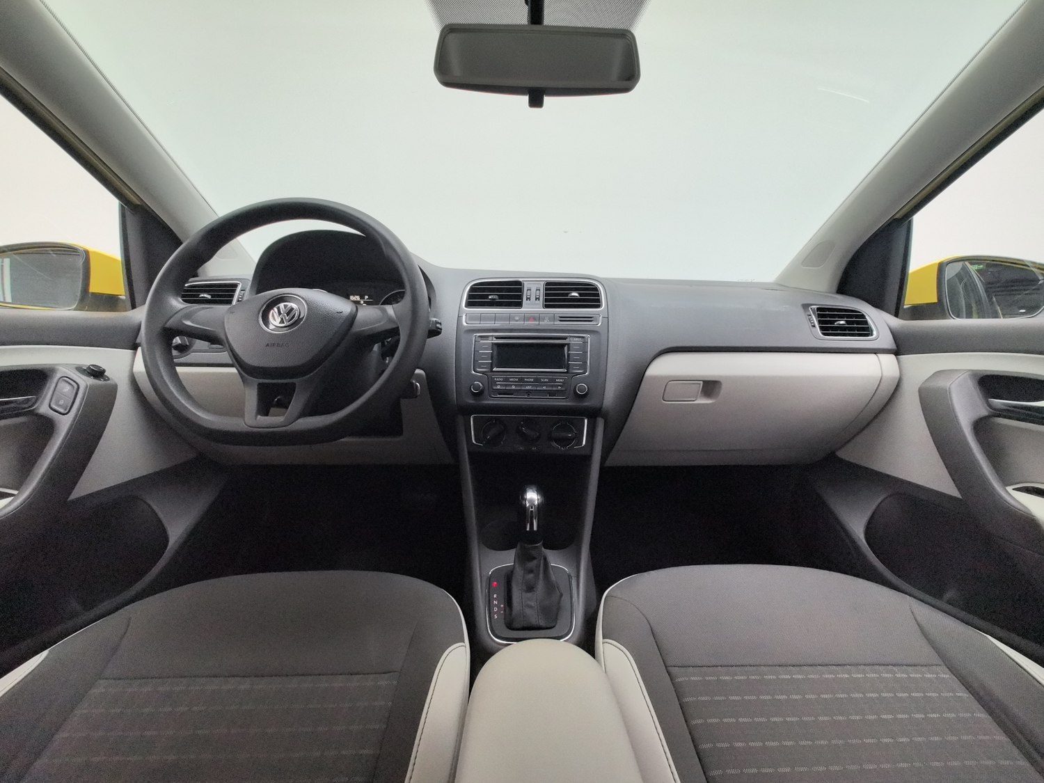 Used Volkswagen Polo 2014 1.4 AT