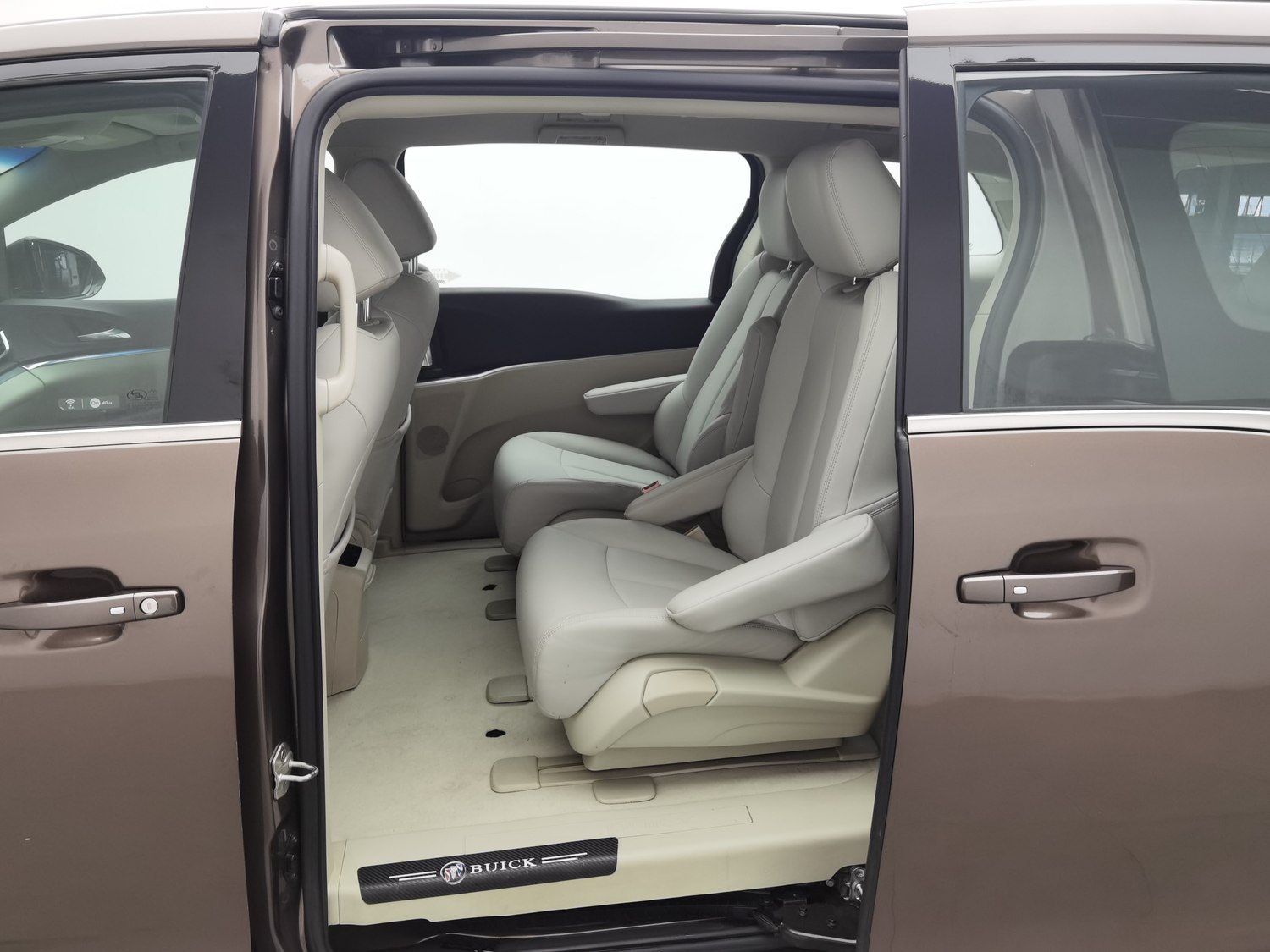 Used Buick GL8 2023 2.0 AT