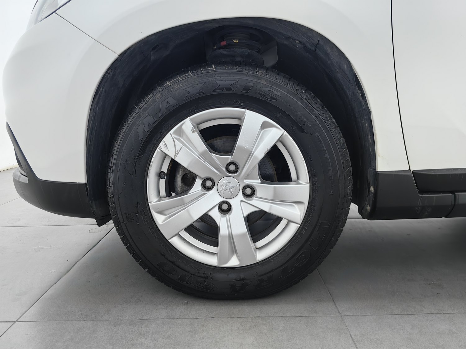 Used Peugeot 2008 2014 1.6 MT