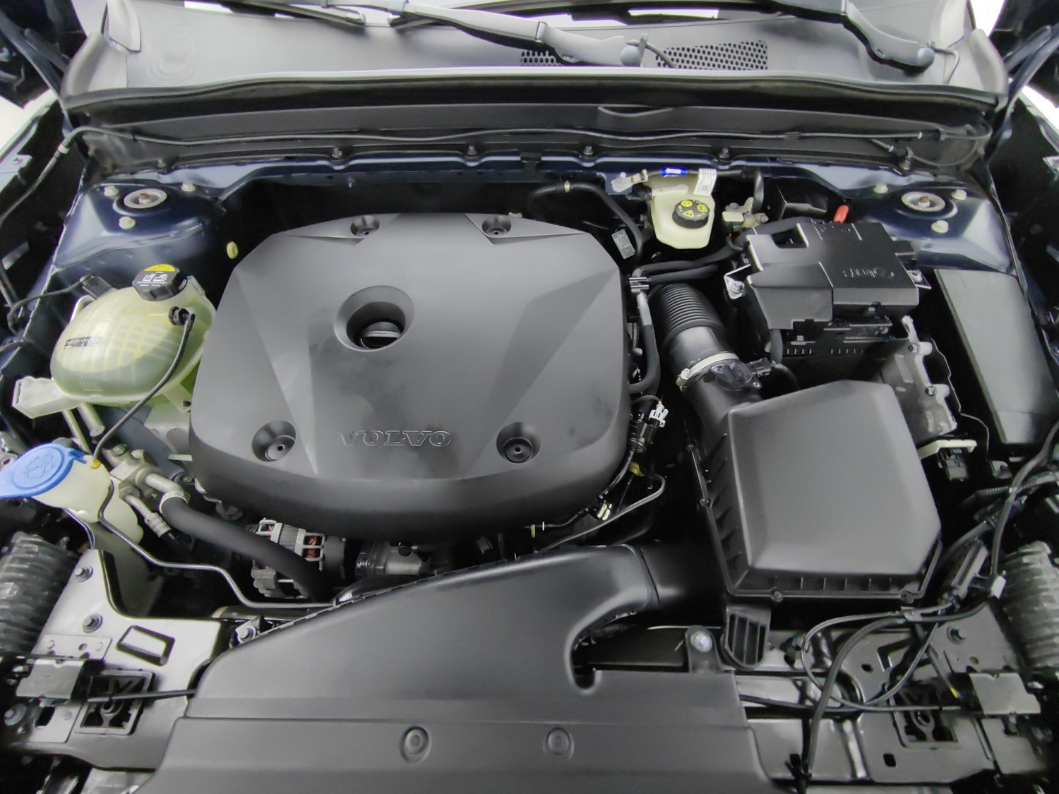 Used Volvo XC40 2022 2.0 AT