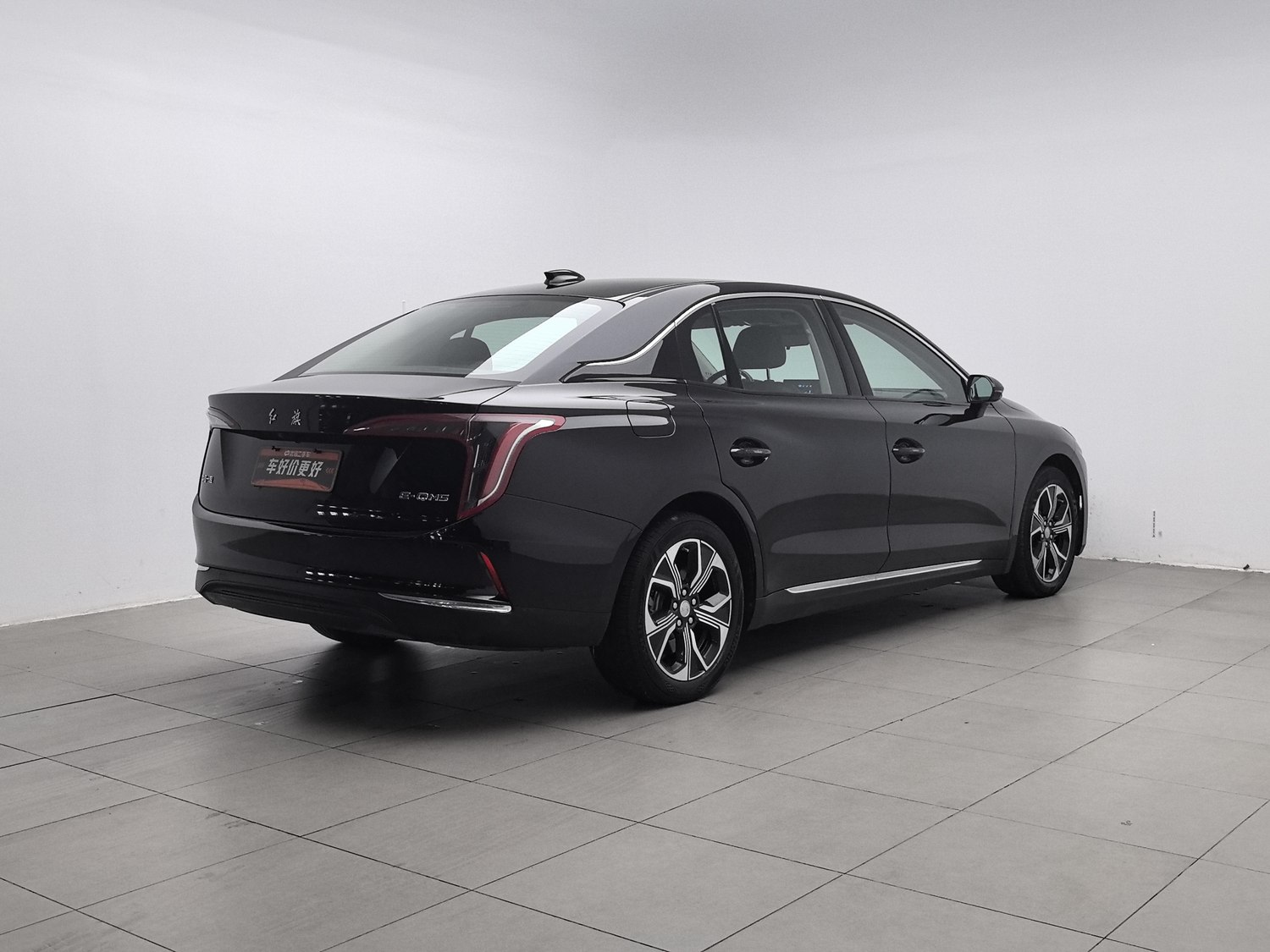 Used Hongqi E-QM5 2023
